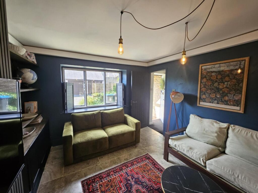 Cotswold Stay Burford holiday cottage bedroom