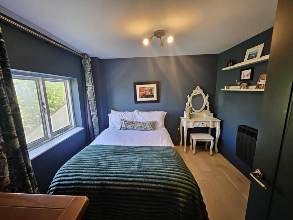 Burford holiday cottage lounge at Cotswold Stay