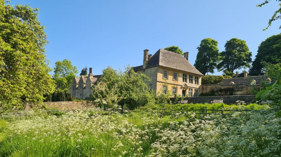 Cotswold Stay - Wonderful Winchcombe Snowshill Manor and Garden